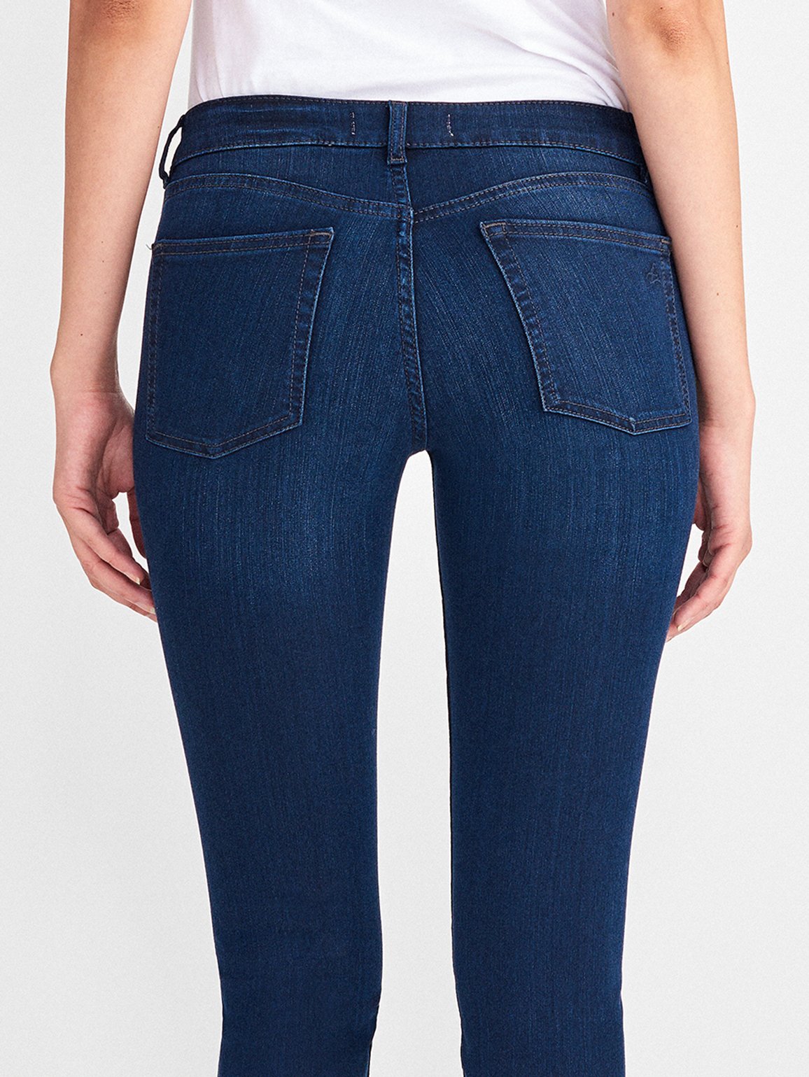 Margaux Mid Rise Ankle Skinny Moscow
