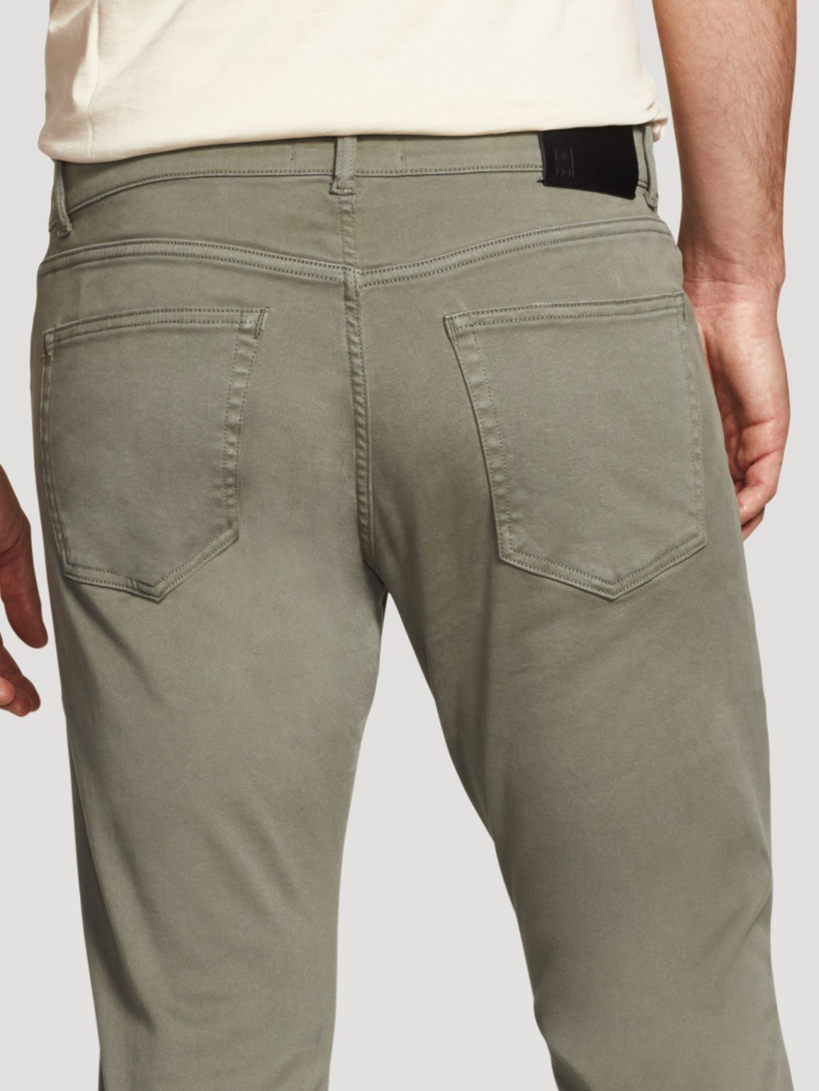 Men - Russell Slim Straight Palm - DL1961