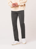 Avery Modern Straight | Badge