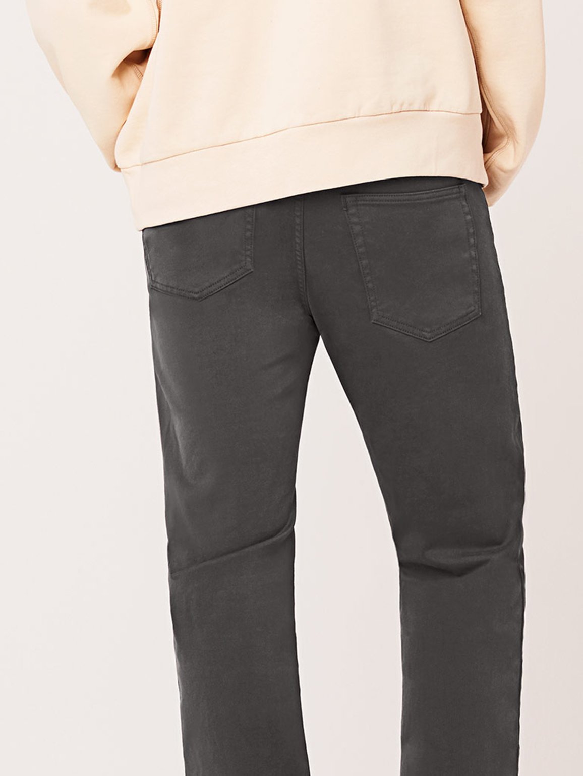 Avery Modern Straight | Badge