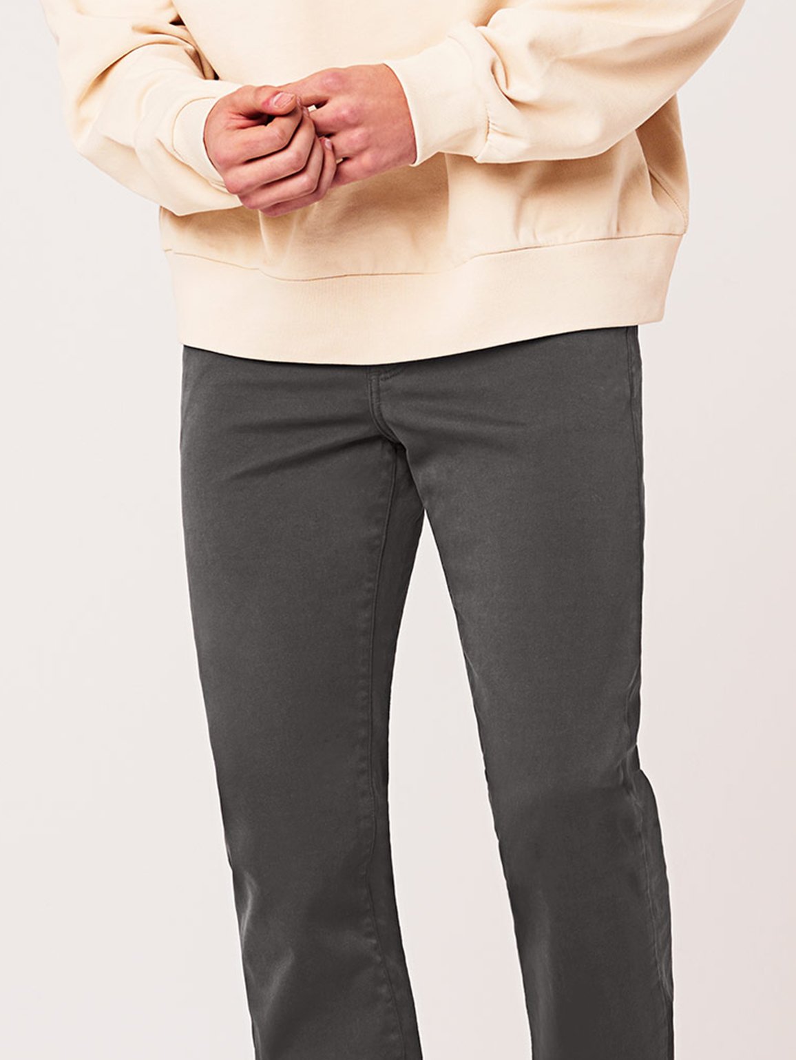 Avery Modern Straight | Badge